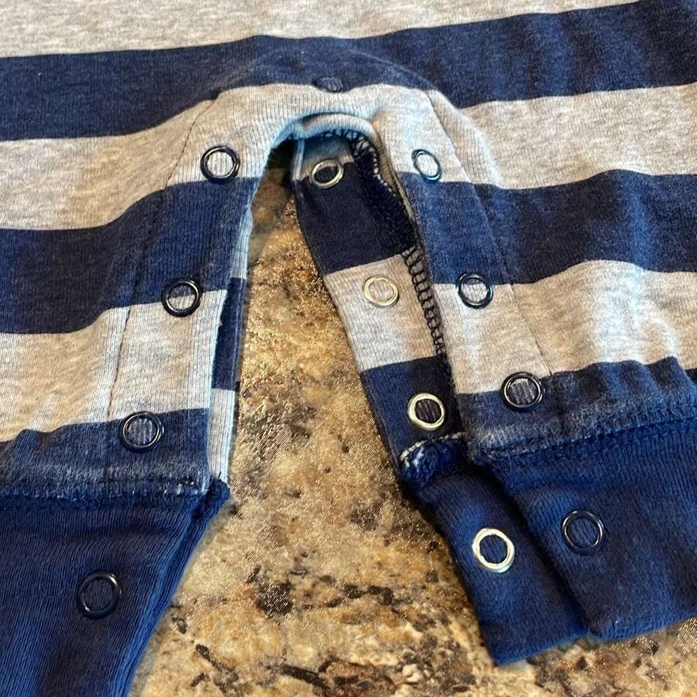 5 pcs CARTERS Baby Boys BUNDLE  jumpers &  Onesies 1 set w matching pants SZ 3M